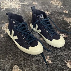 Veja Nova high top sneaker